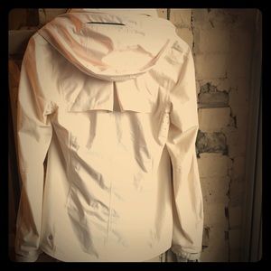 Lululemon windbreaker